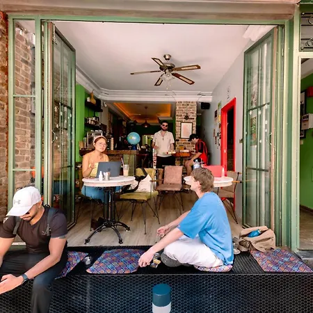 Yolo Hostel-2