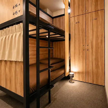 Namba Guesthouse Hive-2