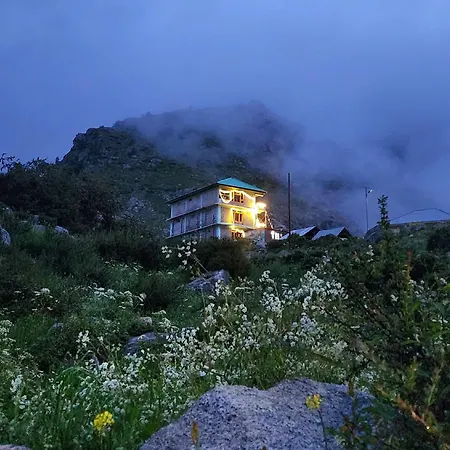 Lap Stays - Wanderer'S Nest-2