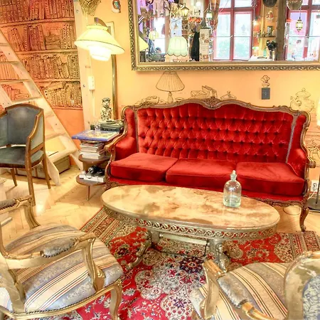 Lavender Circus Hostel, Doubles & Ensuites-2