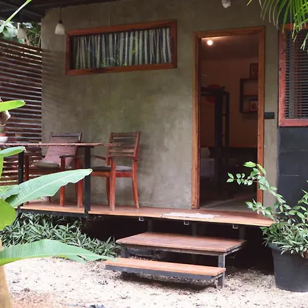 Salty Enthusiasts Share House & Villas-3