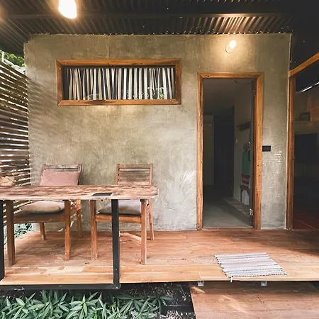 Salty Enthusiasts Share House & Villas-2