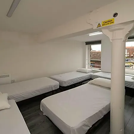 Harbourside Hostel Bristol-2