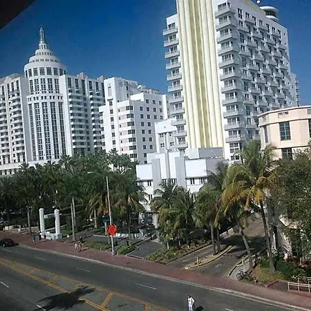 Collins Avenue Hostel-2