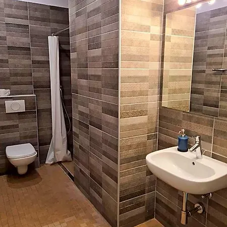 Jetpak Alternative Eco Hostel-3
