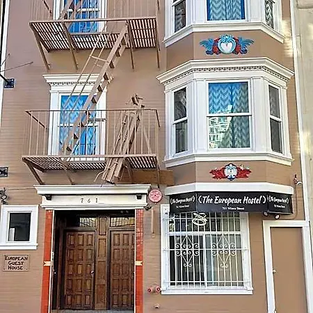 European Hostel-2