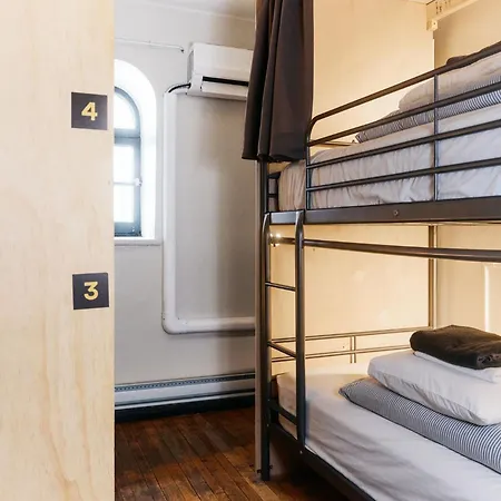 Saintlo Ottawa Jail Hostel-3