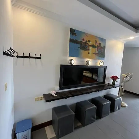 Mad Monkey Hostel Siem Reap-3