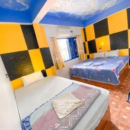 Real Vang Vieng Backpacker Hostel-3