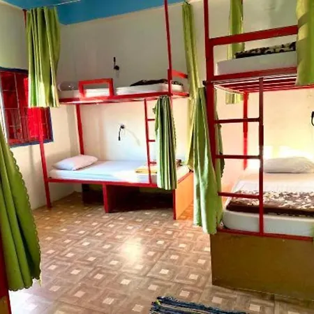 Real Vang Vieng Backpacker Hostel-2