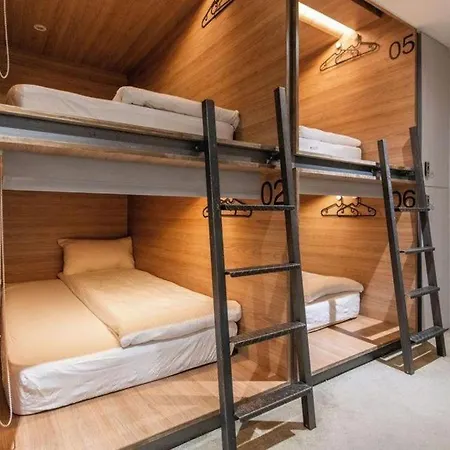 Bouti City Capsule Inn-2