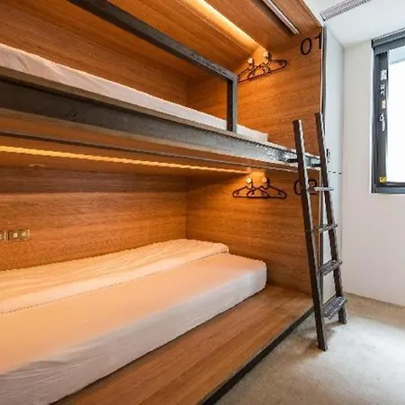 Bouti City Capsule Inn-3