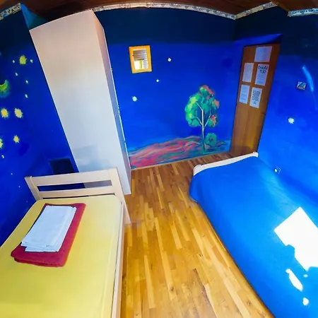 Hostel Mali Mrak-3