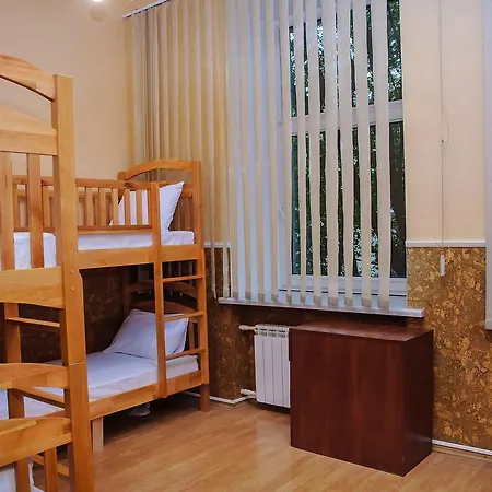 Golden Globus Hostel-3