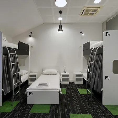 Hostel 365 For U-2
