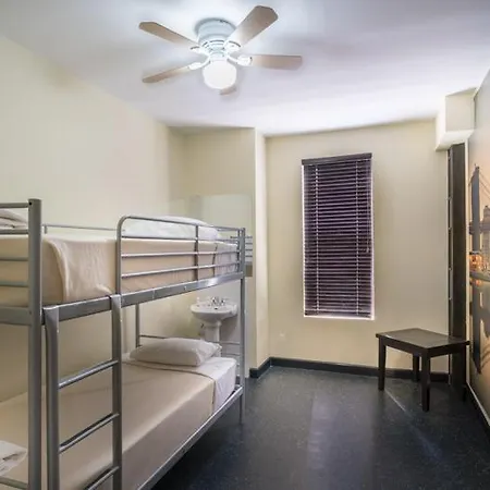Broadway Hotel & Hostel-2