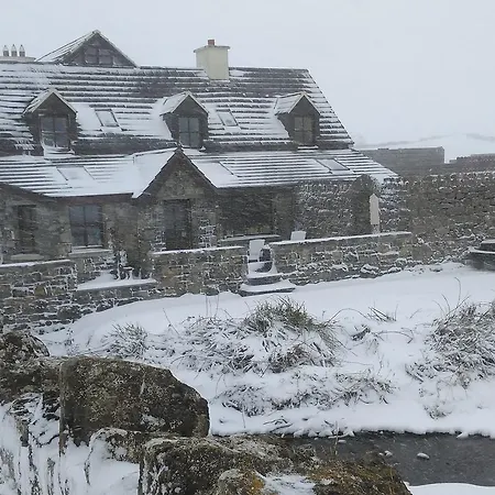 Aille River Tourist Hostel And Campsite Doolin-2
