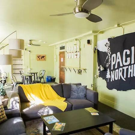 American Hotel Hostel-3