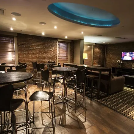 Broadway Hotel & Hostel-3