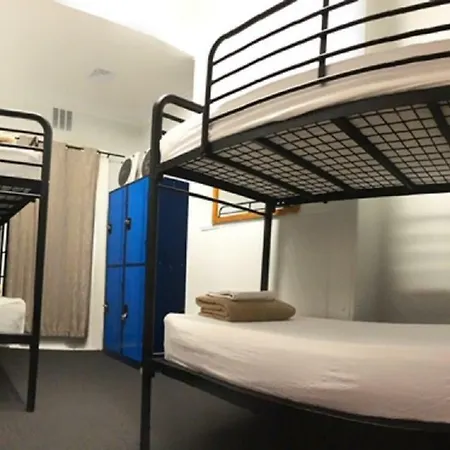 Home Backpackers-2