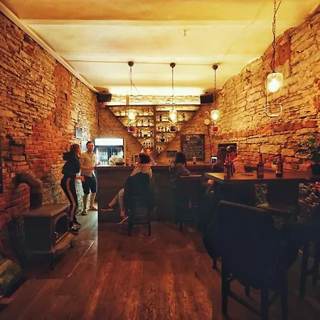 The Monks Bunk Hostel & Bar-3