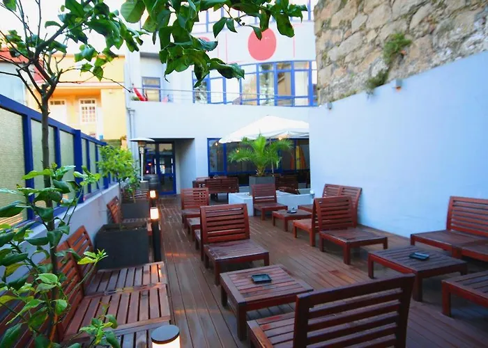 Pilot Design Hostel & Bar Porto