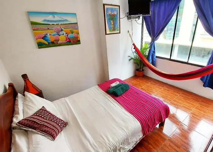 Erupcion Art Hotel & Hostel Banos 