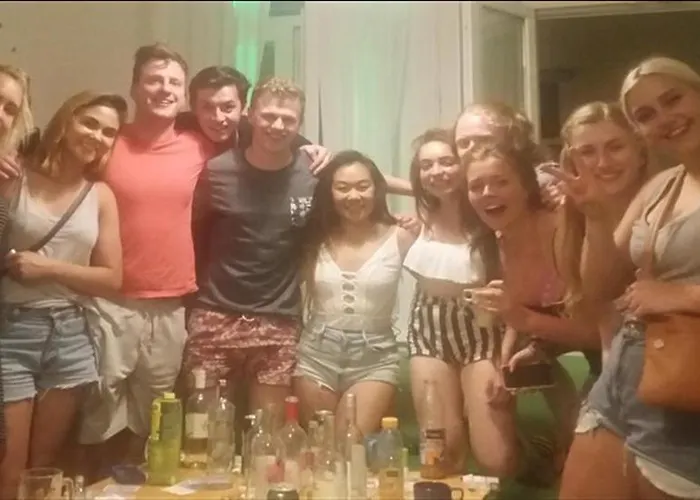 Budapest Party Hostel At Udvarom