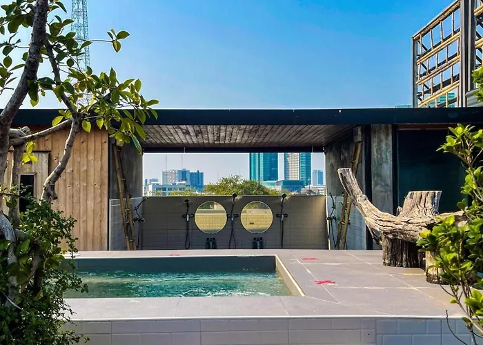 Blu Cabin Ari Stylish Gay Poshtel Bangkok