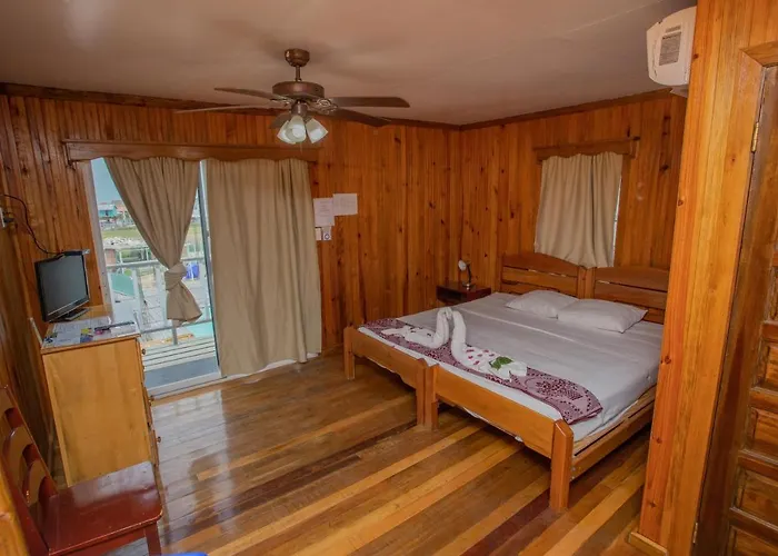 Pedro'S Hotel & Inn San Pedro 