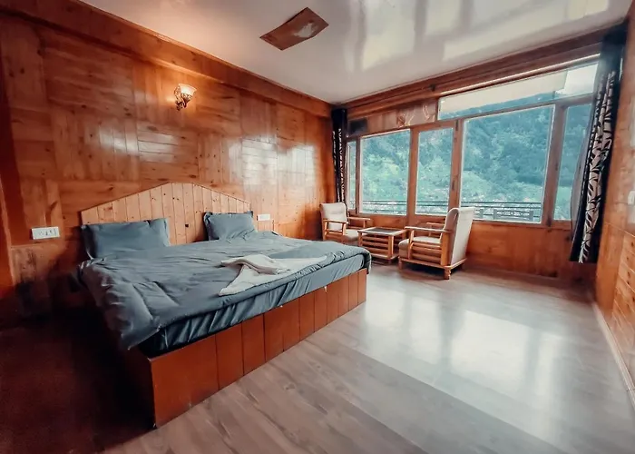 Cafe Monkbase- Food And Stay Manali 