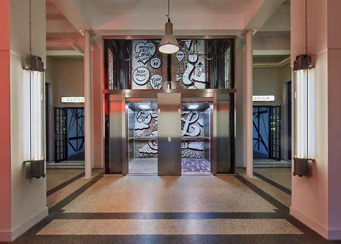 Generator Amsterdam Pansiyon