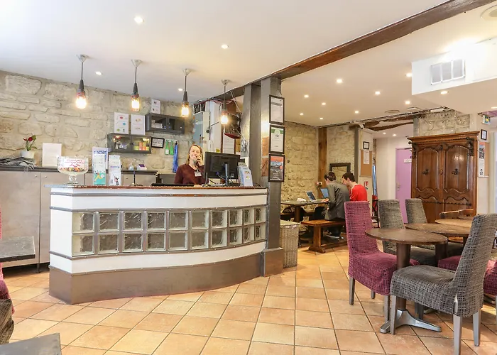 Le Village Montmartre Paris