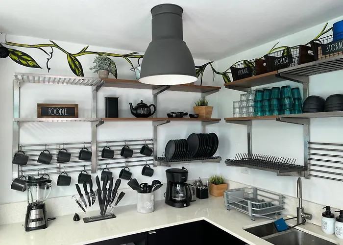 Nomada Beach Hostel- Isla Verde San Juan