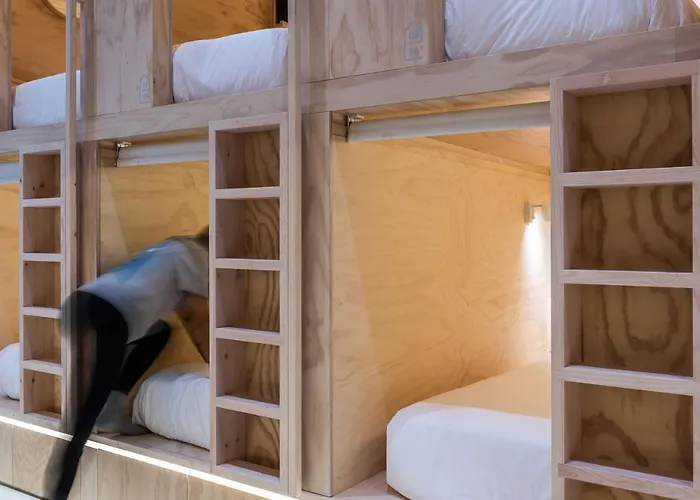 Colo Colo Hostel - Single Private Beds San Sebastián