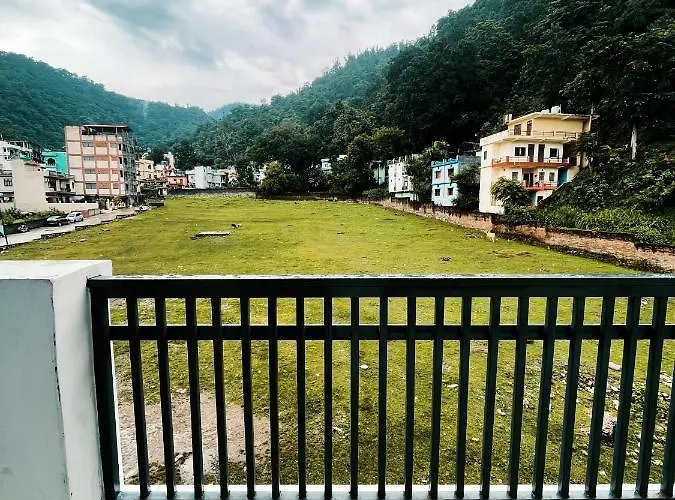 Hot - House Of Travellers, Rishikesh Hostel