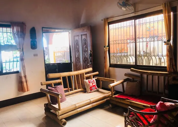 Hub Backpackers Hangout Coron