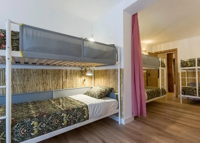 Santo - Coworking - Coliving - Madrid Hostel