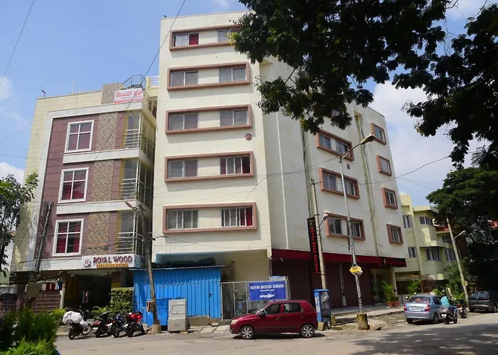 Royalwood Deluxe Hostel Bangalore