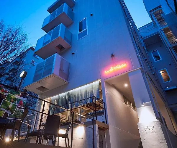 Turn Table Hostel Tokyo