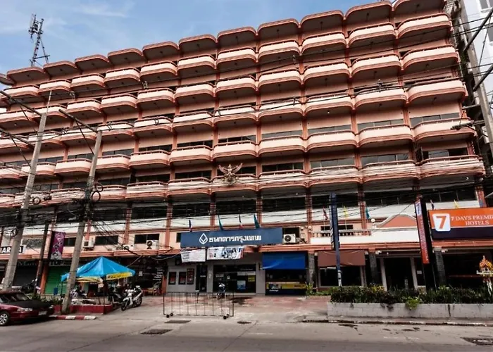 Glur Hostel Pattaya Walking Street