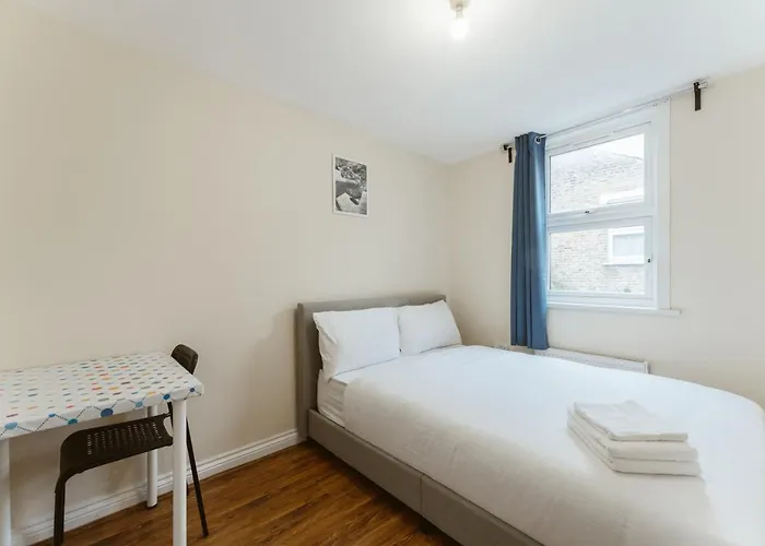 Mile End Rooms 57A London