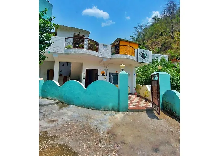 Hobbit House Hostel Rishikesh