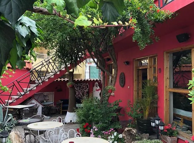 Red Goat Hostel Tirana