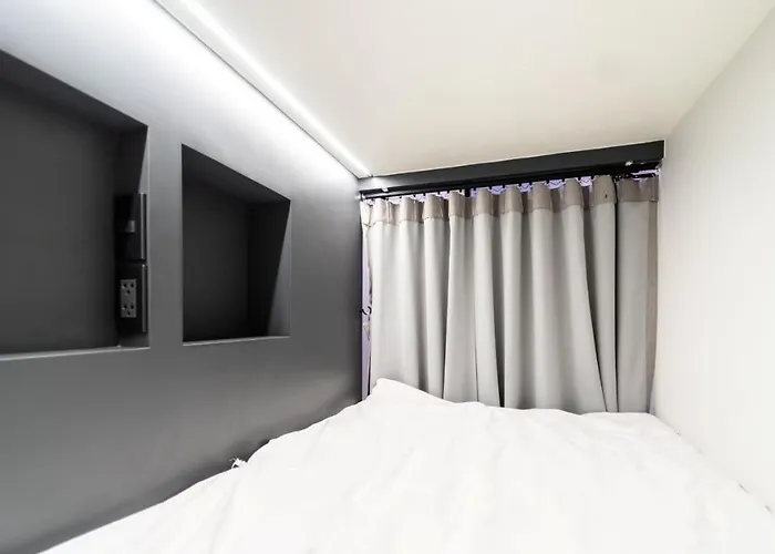 Pier 808 Hostel Bangkok