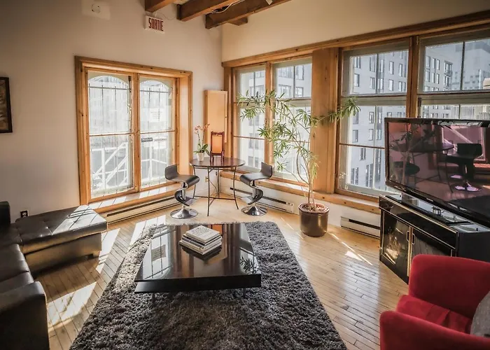 Le 402 Hostel Montreal
