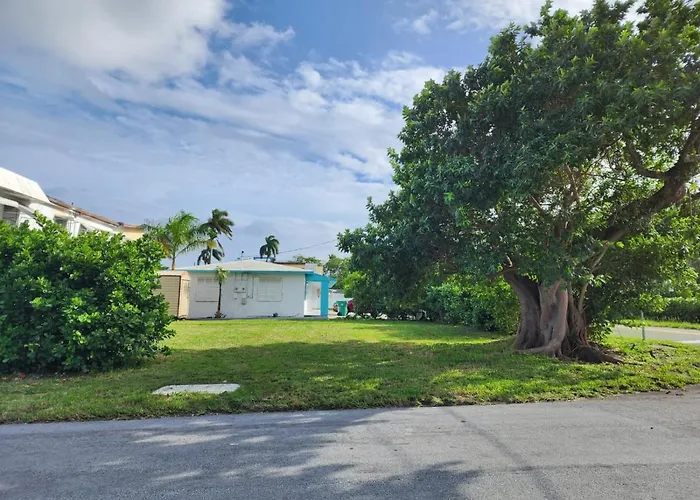Hostel Beds & Sheets Fll Airport Dania Beach