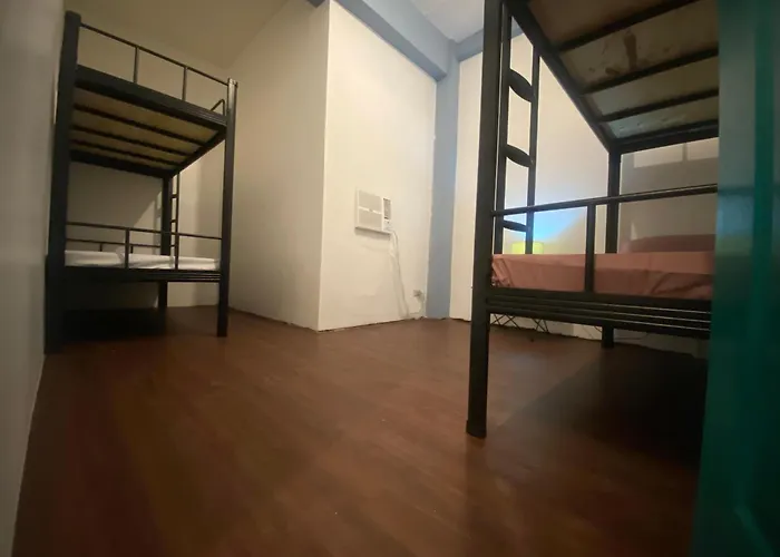Lime Lite Manila Hostel Makati City