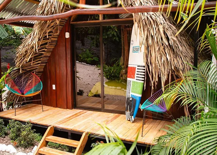 El Gato Rojas Surf Hostel Playa Santa Teresa 