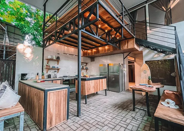 El Gato Rojas Surf Hostel Playa Santa Teresa 